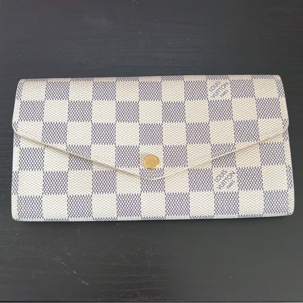 Louis Vuitton Sarah Wallet in Damier Azur